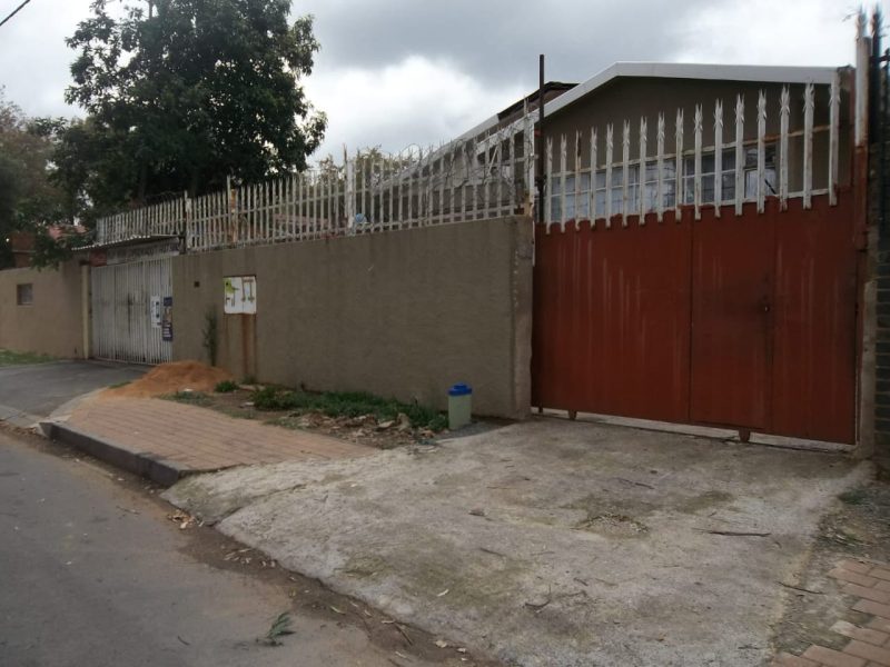 8 bed house for sale in Turffontein